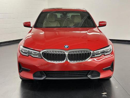Melbourne Red Metallic 2022 BMW 330 i xDrive