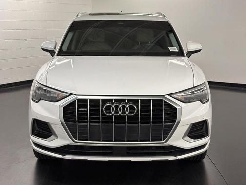 Ibis White 2022 Audi Q3 40 Premium