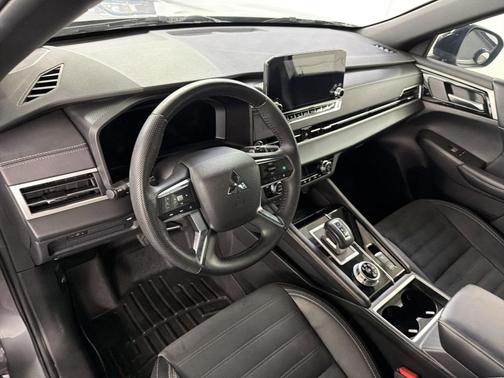 2023 Mitsubishi Outlander SE Special Edition