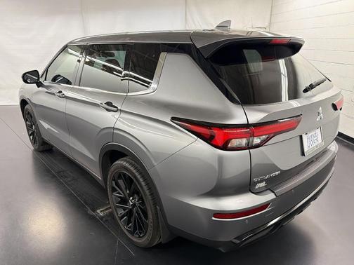 2023 Mitsubishi Outlander SE Special Edition