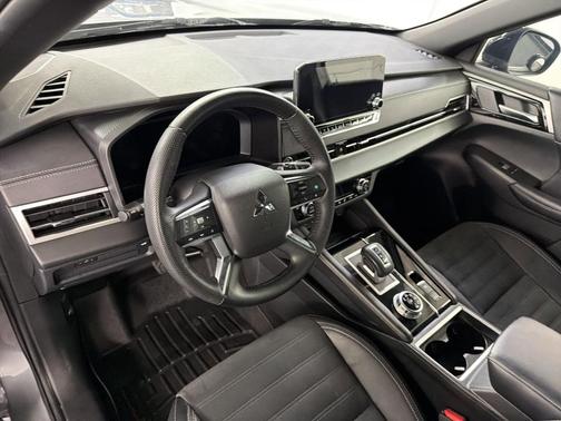 2023 Mitsubishi Outlander SE Special Edition