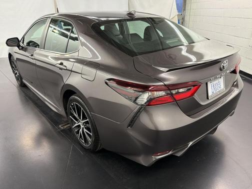 Predawn Gray Mica 2024 Toyota Camry SE