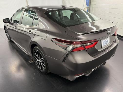Predawn Gray Mica 2024 Toyota Camry SE