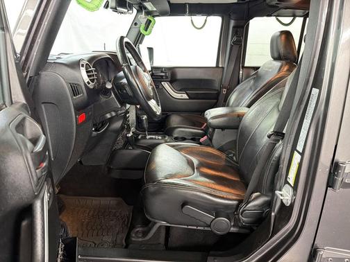 Granite Crystal Clearcoat Metallic 2016 Jeep Wrangler Unlimited Rubicon