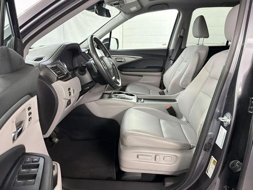 Gray 2023 Honda Ridgeline RTL