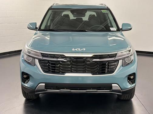Blue 2025 Kia Seltos EX