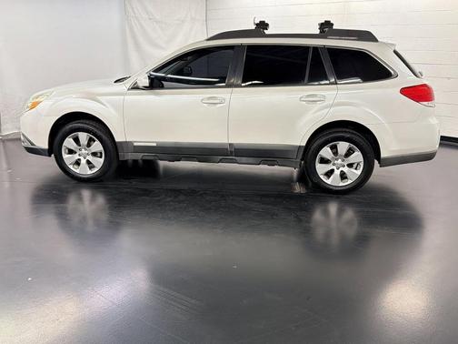 Satin White Pearl 2010 Subaru Outback 2.5i Limited