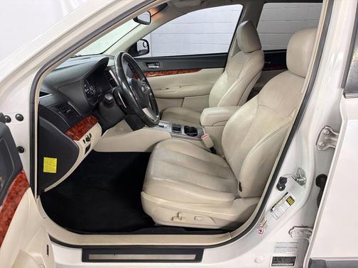 Satin White Pearl 2010 Subaru Outback 2.5i Limited