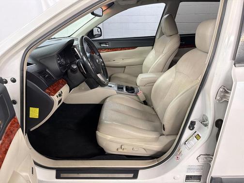 Satin White Pearl 2010 Subaru Outback 2.5i Limited
