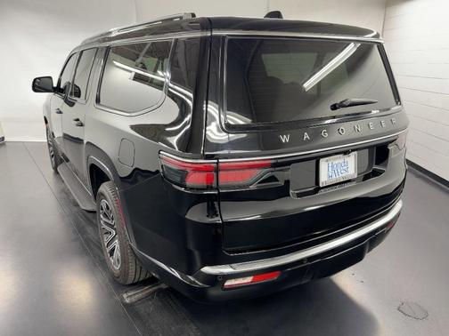 2025 Jeep Wagoneer L Base