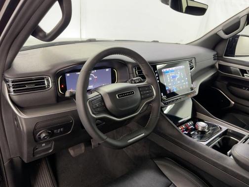 2025 Jeep Wagoneer L Base