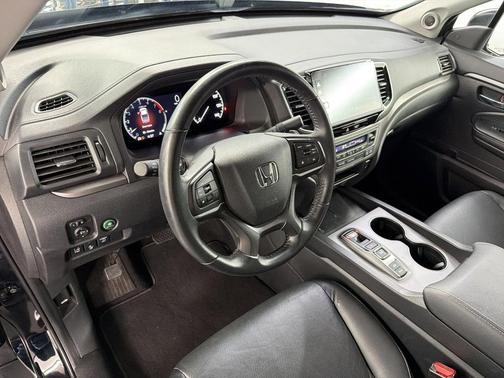 Black 2025 Honda Ridgeline RTL
