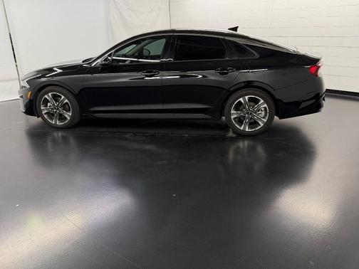 2022 Kia K5 EX