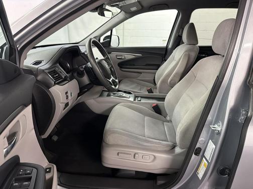 Silver 2021 Honda Pilot EX