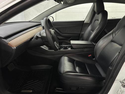 2020 Tesla Model 3 Standard Range