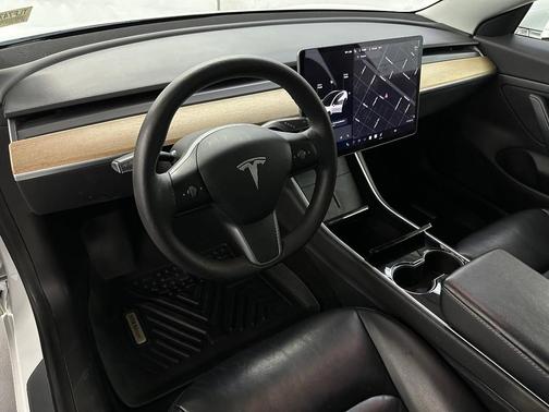 2020 Tesla Model 3 Standard Range