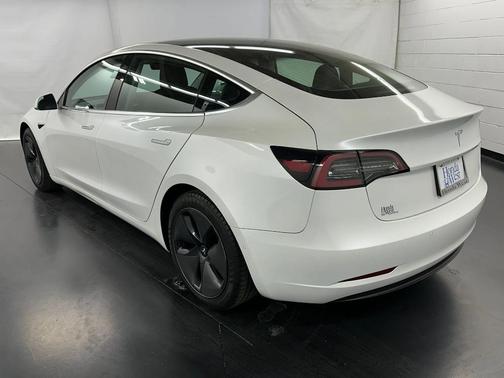 2020 Tesla Model 3 Standard Range
