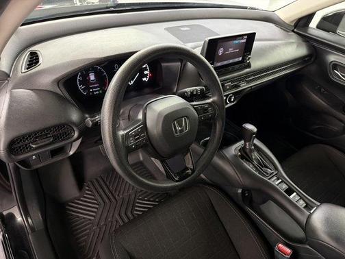 Black 2024 Honda HR-V LX