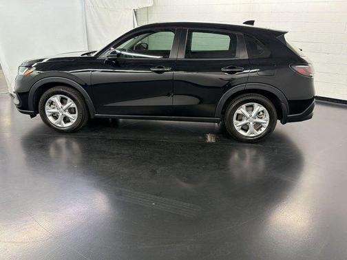 Black 2024 Honda HR-V LX