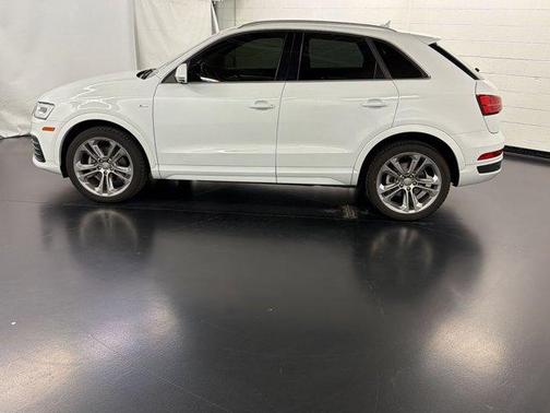 Glacier White Metallic 2017 Audi Q3 2.0T Prestige