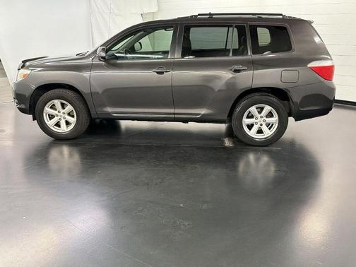 Gold 2008 Toyota Highlander Sport