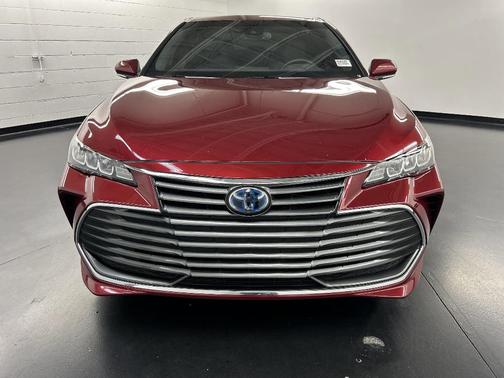 2022 Toyota Avalon Hybrid XLE