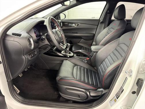 Snow White Pearl 2024 Kia Forte GT
