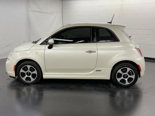 2017 FIAT 500e Battery Electric