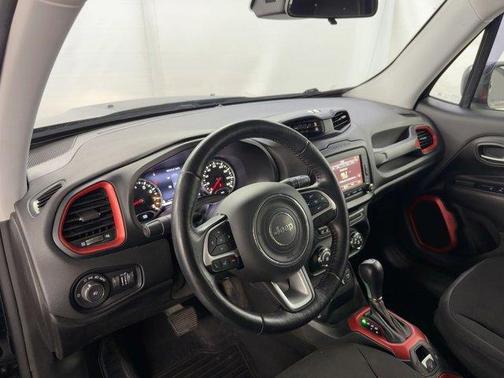 2017 Jeep Renegade Trailhawk