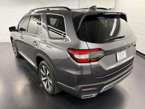 Gray 2023 Honda Pilot Touring