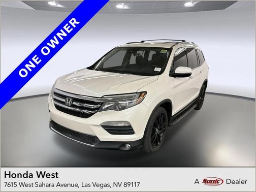 White 2017 Honda Pilot Elite