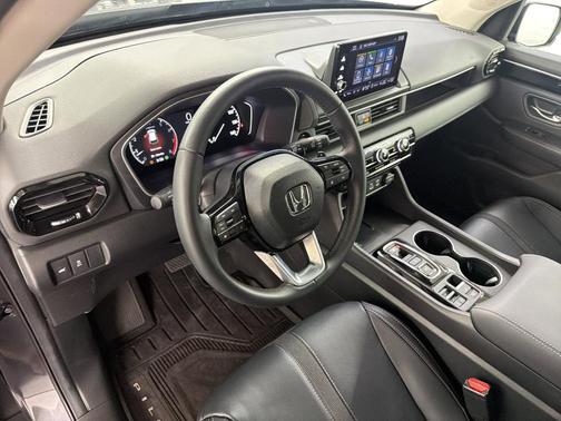 Gray 2025 Honda Pilot EX-L