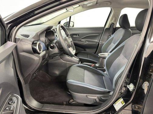 Black 2025 Nissan Versa 1.6 SV