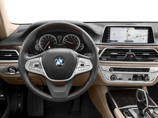 2016 BMW 740 i