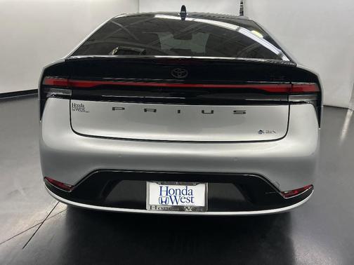 2025 Toyota Prius XLE