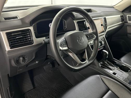 2022 Volkswagen Atlas 3.6L SE w/Technology