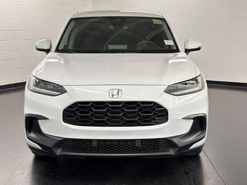 Platinum White Pearl 2024 Honda HR-V LX