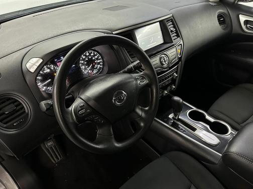 2020 Nissan Pathfinder S