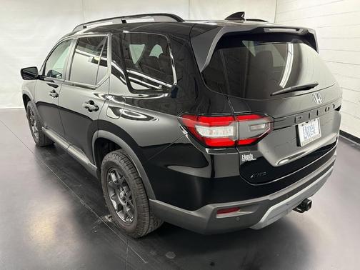 Black 2025 Honda Pilot TrailSport