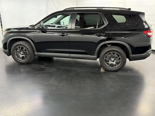 Black 2025 Honda Pilot TrailSport