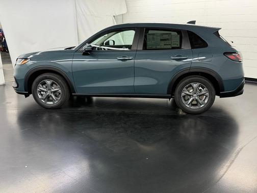 Pearl 2027 Honda HR-V LX