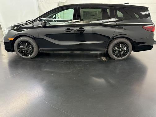 Crystal Black Pearl 2026 Honda Odyssey Sport-L