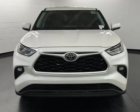 2020 Toyota Highlander LE