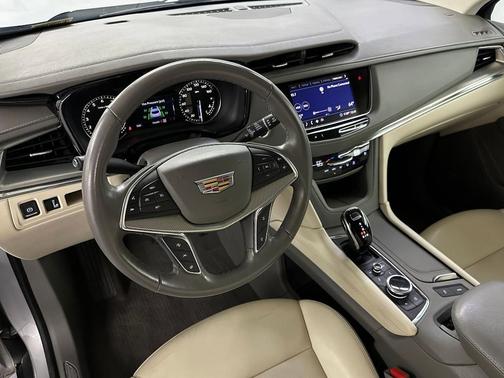 2020 Cadillac XT5 Premium Luxury
