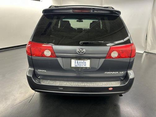 2008 Toyota Sienna LE
