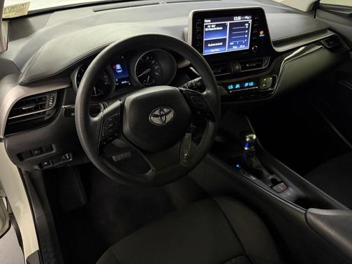 2021 Toyota C-HR LE