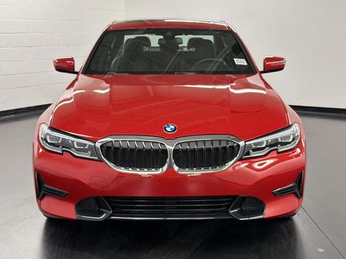 Melbourne Red Metallic 2022 BMW 330 i