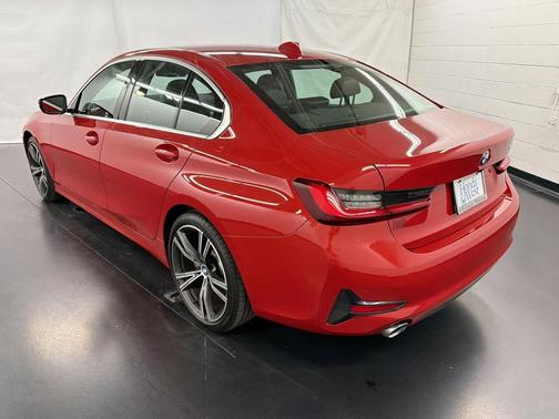 Melbourne Red Metallic 2022 BMW 330 i