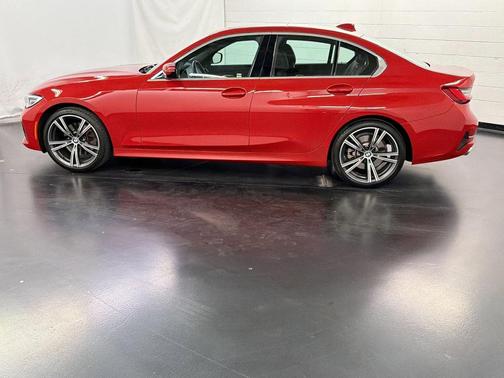 Melbourne Red Metallic 2022 BMW 330 i