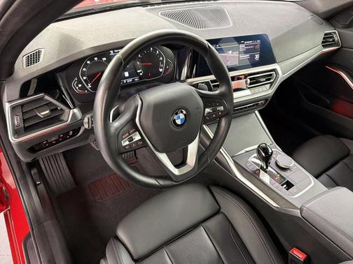 Melbourne Red Metallic 2022 BMW 330 i